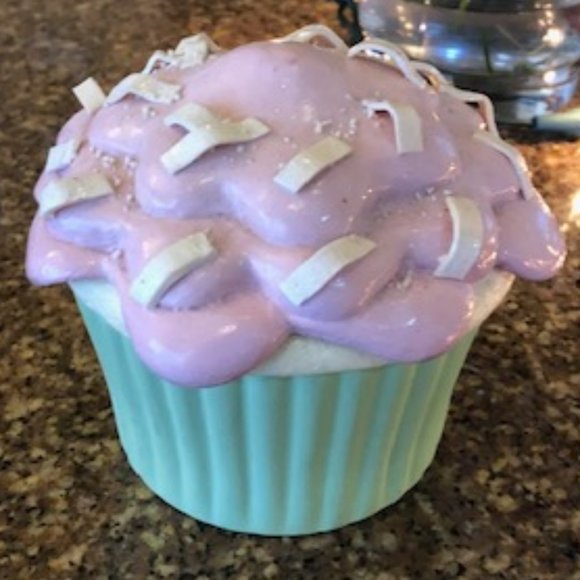 Resin Large Celebratory Sprinkle Top Cupcake Birthday Trinket Box w/FREE Votive - Picture 6 of 10